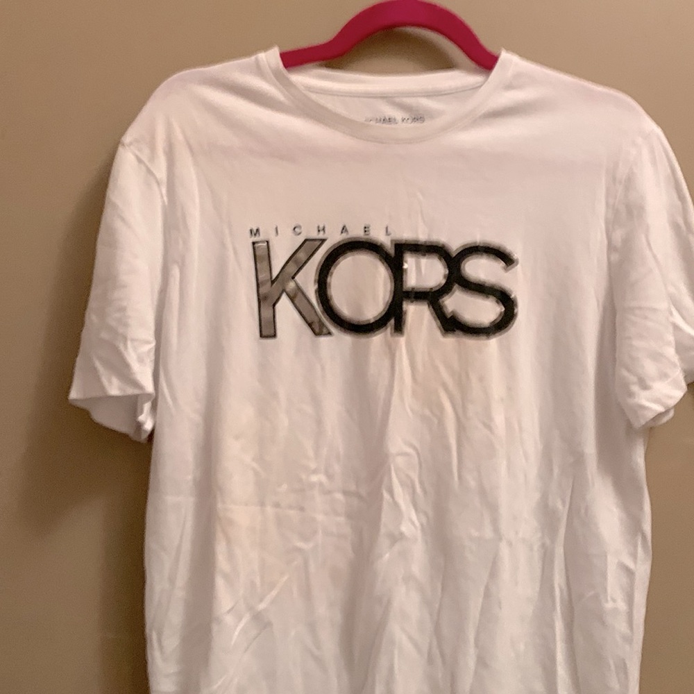 Nice Michael Kors t-shirt. Like new never worn.